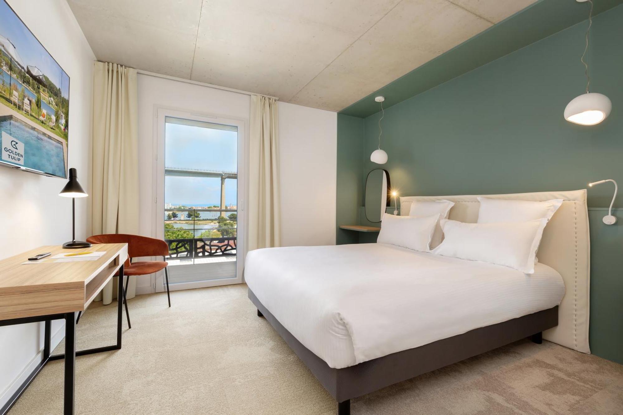 Golden Tulip Hotel & Rooftop Martigues Provence Extérieur photo