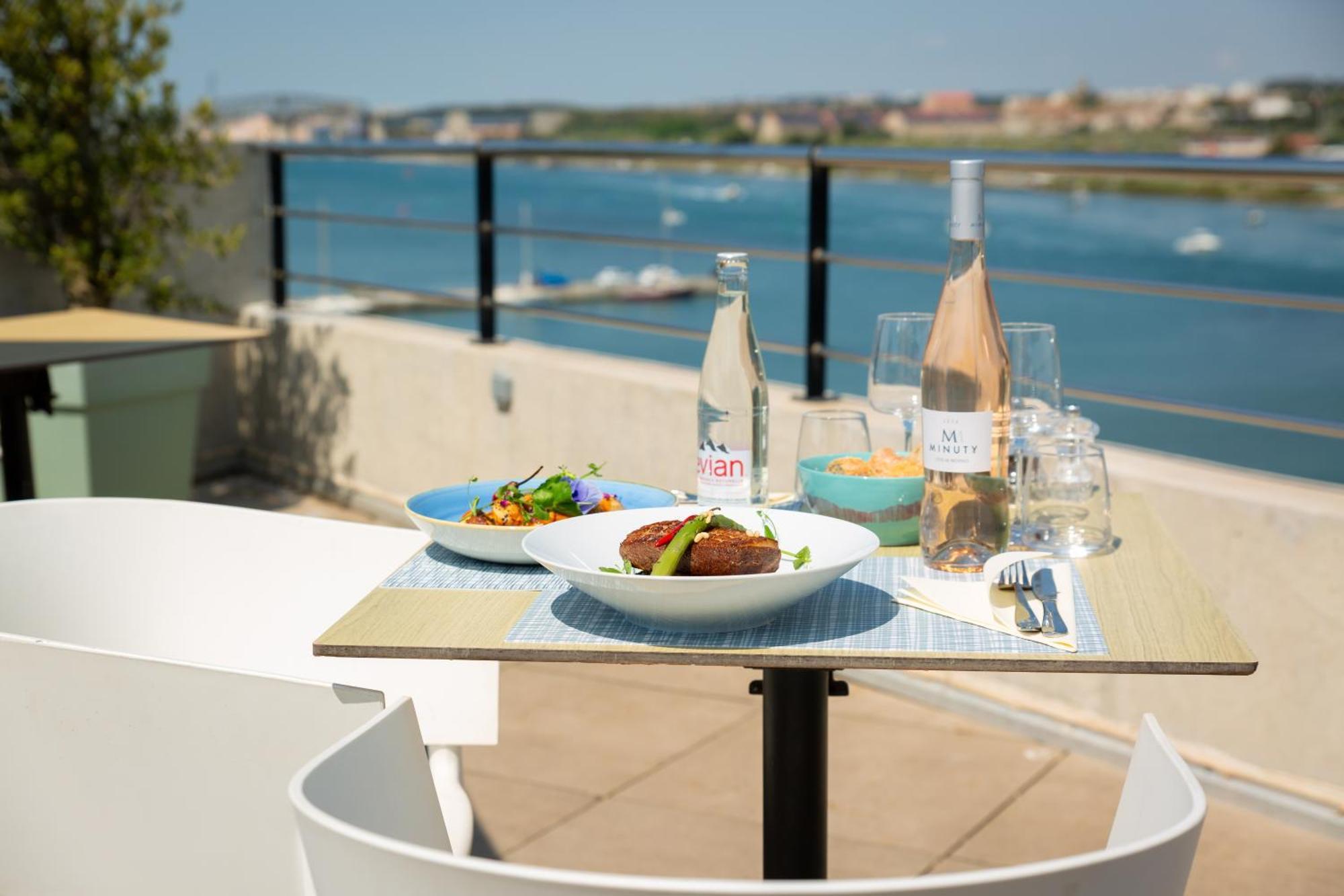 Golden Tulip Hotel & Rooftop Martigues Provence Extérieur photo