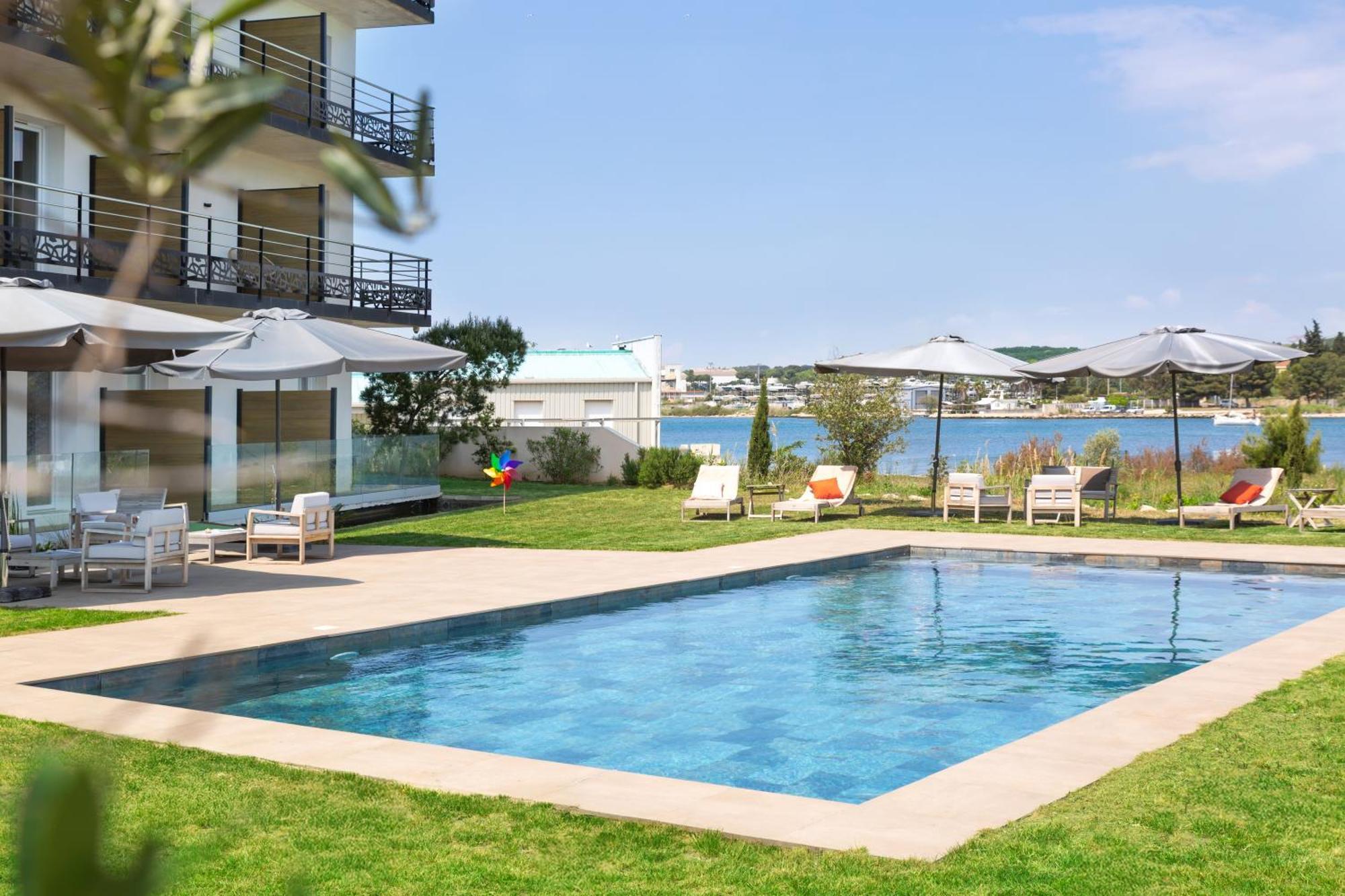 Golden Tulip Hotel & Rooftop Martigues Provence Extérieur photo